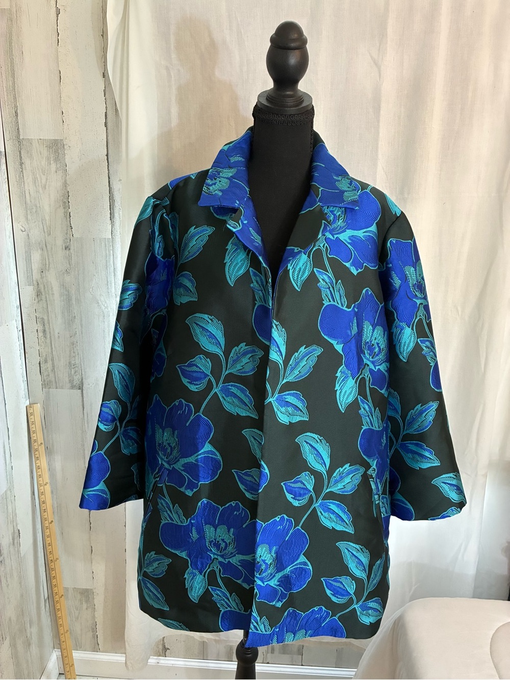 Chico's Black travelers Jacket with Bold Blue Floral Print Sz 4 US XXL